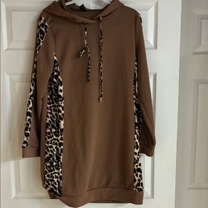 Brown Leopard-Accent Hoodie - Women